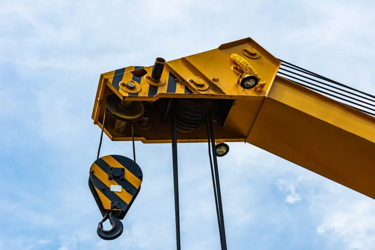 Domina los Términos Clave Antes de Rentar Maquinaria de Construcción